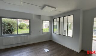  BUREAUX LOCAUX COMMERCIAUX 120 M² LA BAULE