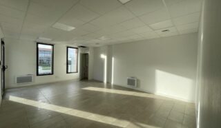  LOCAL ACTIVITES 330 m² ST HERBLAIN NANTES NORD OUEST