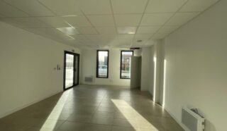  LOCAL ACTIVITES 330 m² ST HERBLAIN NANTES NORD OUEST