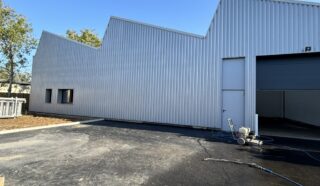  LOCAL DE STOCKAGE 220 m² CARQUEFOU