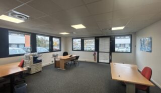  BUREAUX 602 m² REZE