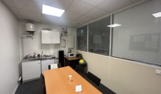  BUREAUX 602 m² REZE