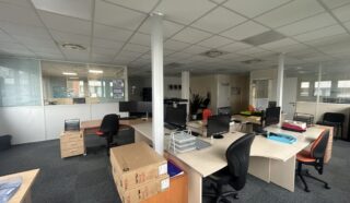  BUREAUX 602 m² REZE