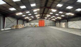  Cellule de stockage  860 m² secteur Lorient