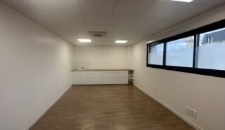  BUREAUX 130 m² REZÉ