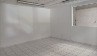  LOCAL D'ACTIVITÉS 225 m² PLOEMEUR