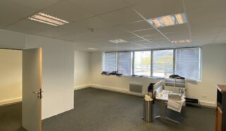  CELLULE ACTIVITÉS 183 m² env SAINT HERBLAIN NANTES OUEST