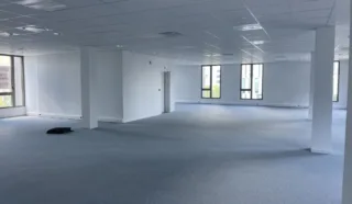  BUREAUX pied de métro 657 m² CESSON