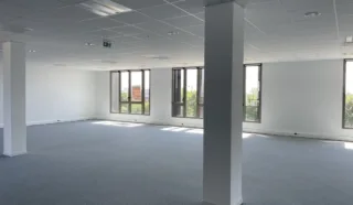  BUREAUX pied de métro 657 m² CESSON