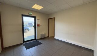  LOCAUX D'ACTIVITÉS 334 M² BOUAYE