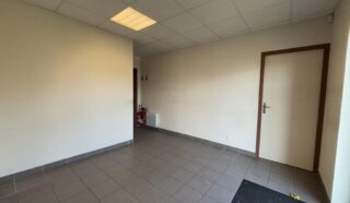  LOCAUX D'ACTIVITÉS 334 M² BOUAYE