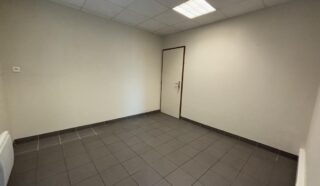  LOCAUX D'ACTIVITÉS 334 M² BOUAYE