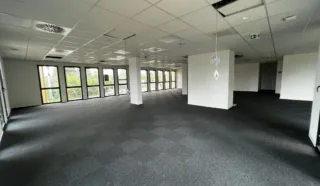  BUREAUX 245 M² RENNES