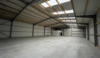  LOCAUX D'ACTIVITES 500 m² DIRINON