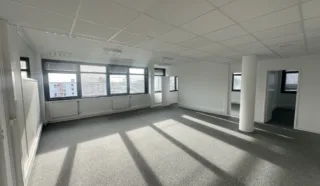  BUREAUX 140 m² RENNES PIED DE METRO