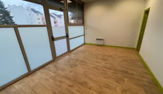  BUREAUX 60 m² LANESTER