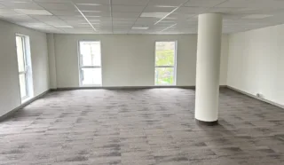  BUREAUX 81 m² BREST