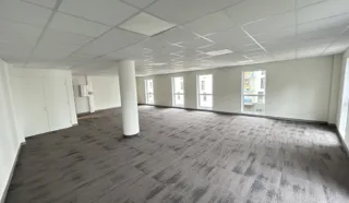  BUREAUX 81 m² BREST