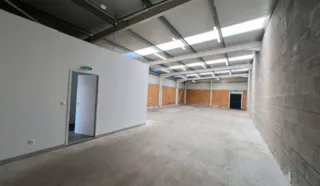  CELLULE D'ACTIVITÉS 210 m2 BRUZ