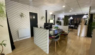  LOCAL D'ACTIVITÉS AVEC SHOW ROOM 350 m² BREAL SOUS MONTFORT