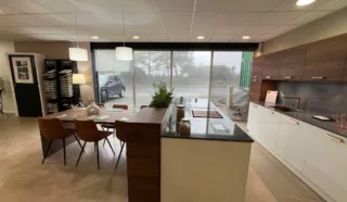  LOCAL D'ACTIVITÉS AVEC SHOW ROOM 350 m² BREAL SOUS MONTFORT