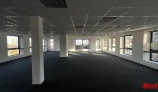  BUREAUX pied de métro 657 m² CESSON