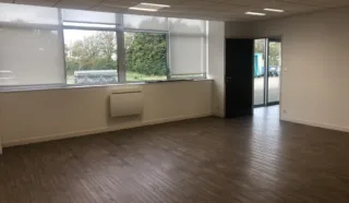  BUREAUX 175 m² SAINT HONAN