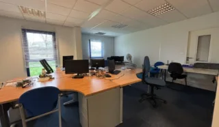  BUREAUX 496 M² VERTOU