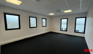  BUREAUX 150 m² BRUZ