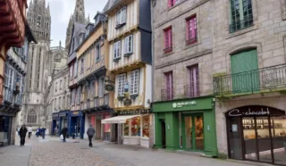  DROIT AU BAIL LOCAL COMMERCIAL   120 m² QUIMPER