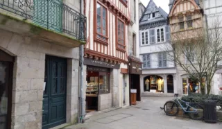  DROIT AU BAIL LOCAL COMMERCIAL   120 m² QUIMPER