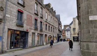  DROIT AU BAIL LOCAL COMMERCIAL   120 m² QUIMPER